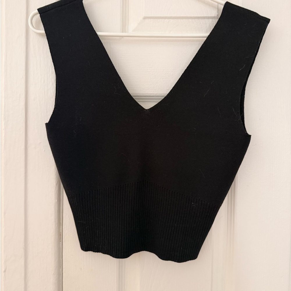 OAK + FORT Black V-Neck Ribbed Crop Tank